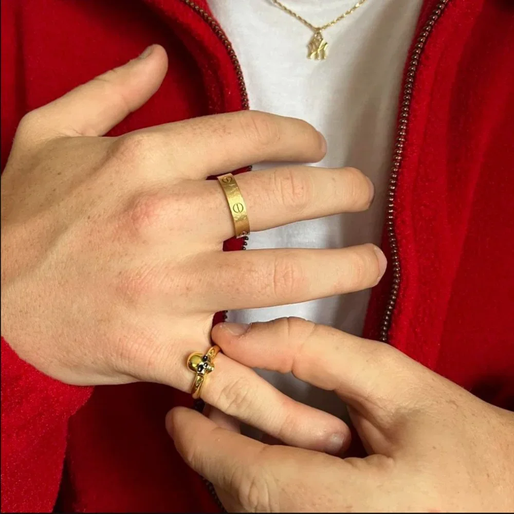 Y2K 2000s vintage retro style gold skull ring